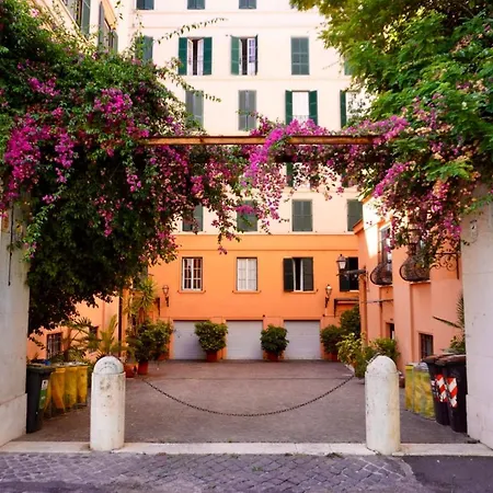 Trastevere House-Suite Elegante Nel Centro Storico-2